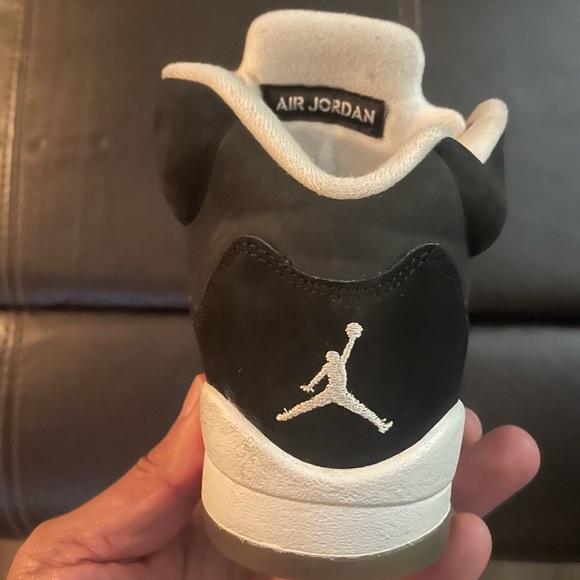 Authentic Air Jordan V “Oreo” - Picture 2 of 6